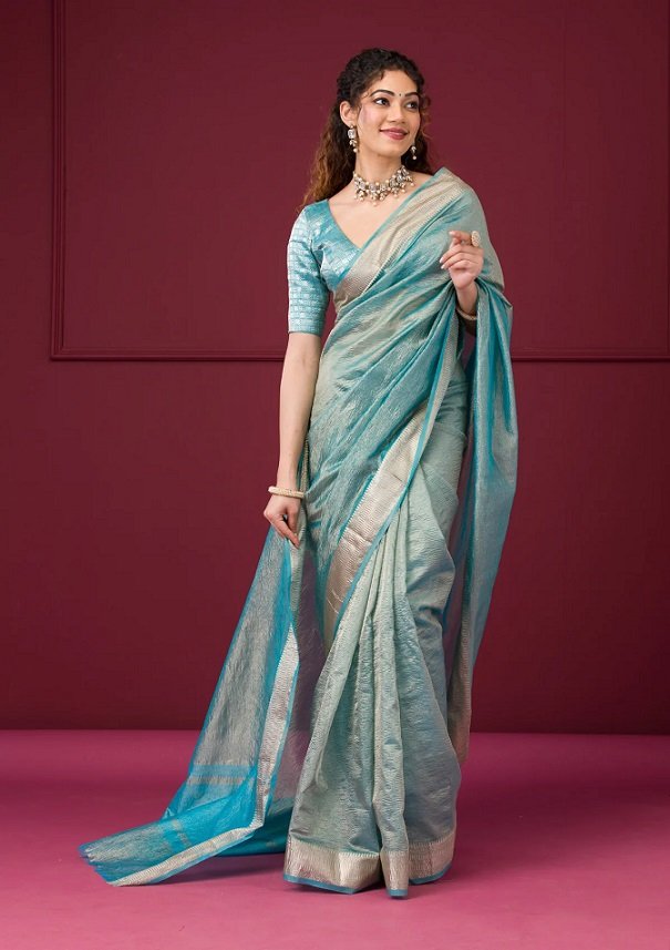 Elegance at Your Doorstep: Reasons to Buy Maroon Soft Silk Sarees Online